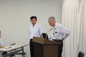 17日午前の講師・和田専務理事と、紹介する小林担当理事
